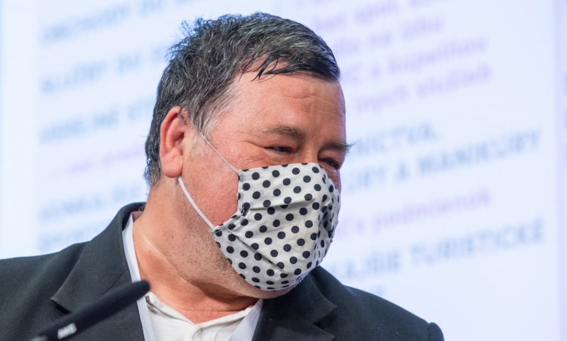 Profesor Krčméry verí, že je lepšie nechať si nadávať, ako mať plné cintoríny