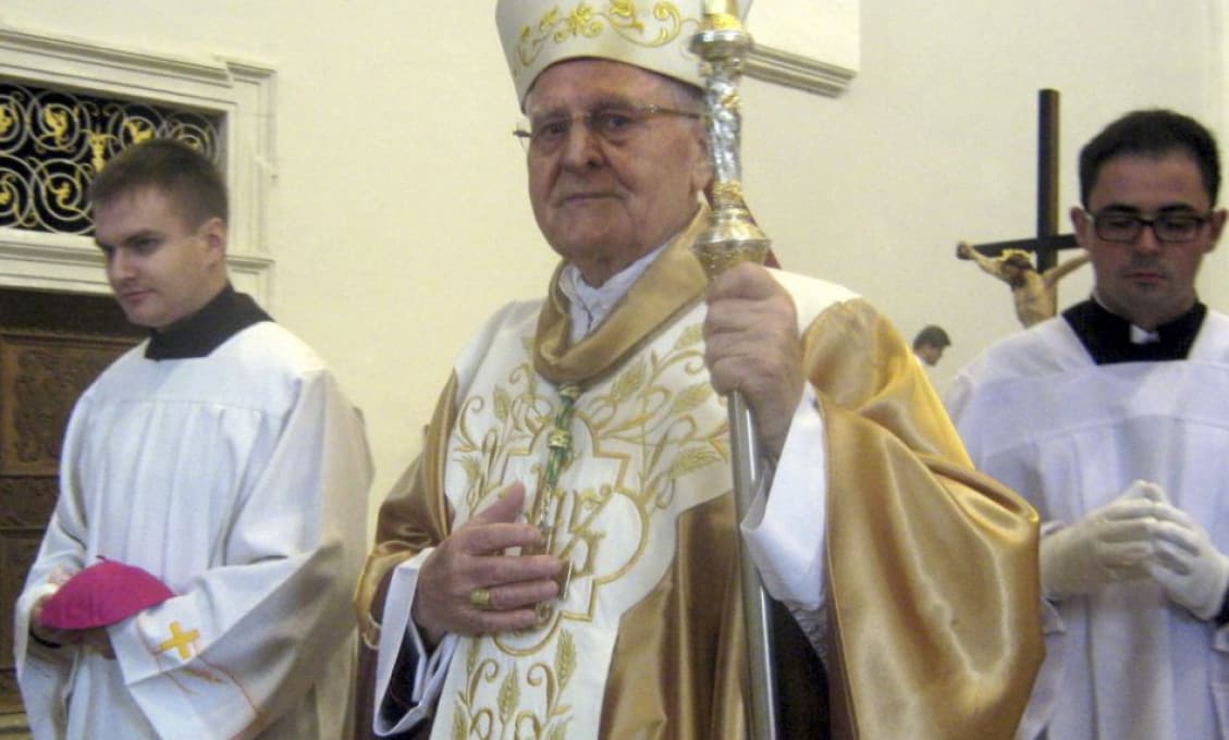Emeritný arcibiskup Sokol sa viac nebude súdiť s časopisom .týždeň