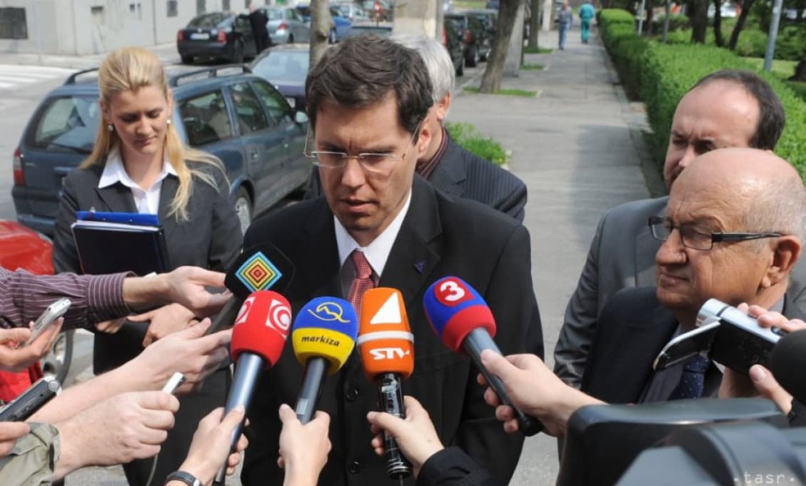Zamestnávatelia žiadajú návrh na obnovenie sociálnych odvodov z 13. a 14. platov odsunúť na neskôr