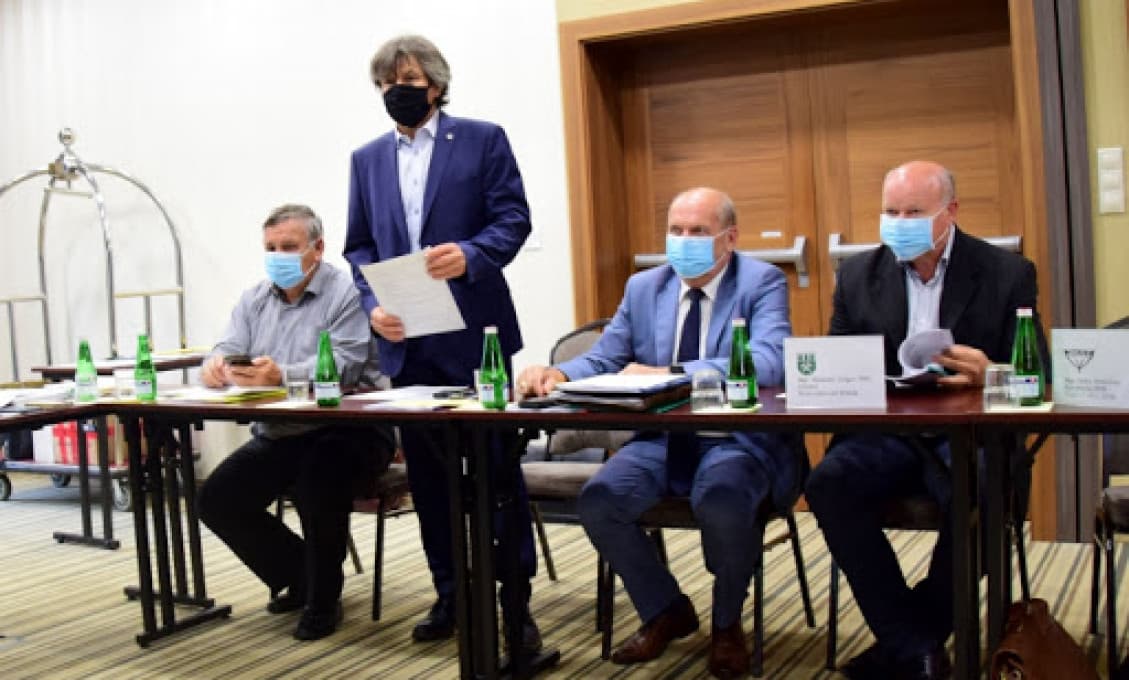 Situácia v agrosektore je vážna a ministerstvo ju nerieši, agropotravinári preto žiadajú premiéra o stretnutie