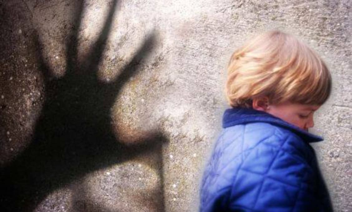 Pedofilný učiteľ tanca, ktorý zneužil jedenásť dievčat, spáchal vo väzení samovraždu