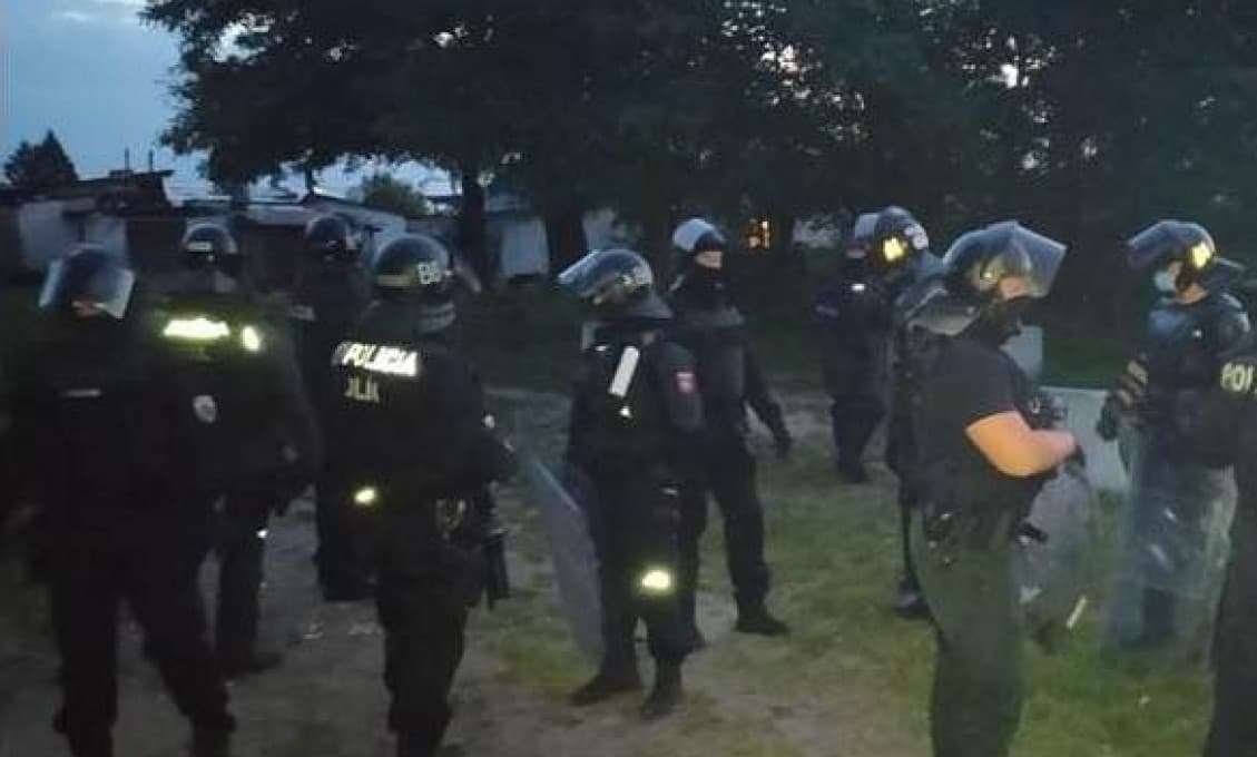 Polícia po hromadnej bitke v Plaveckom Štvrtku obvinila muža