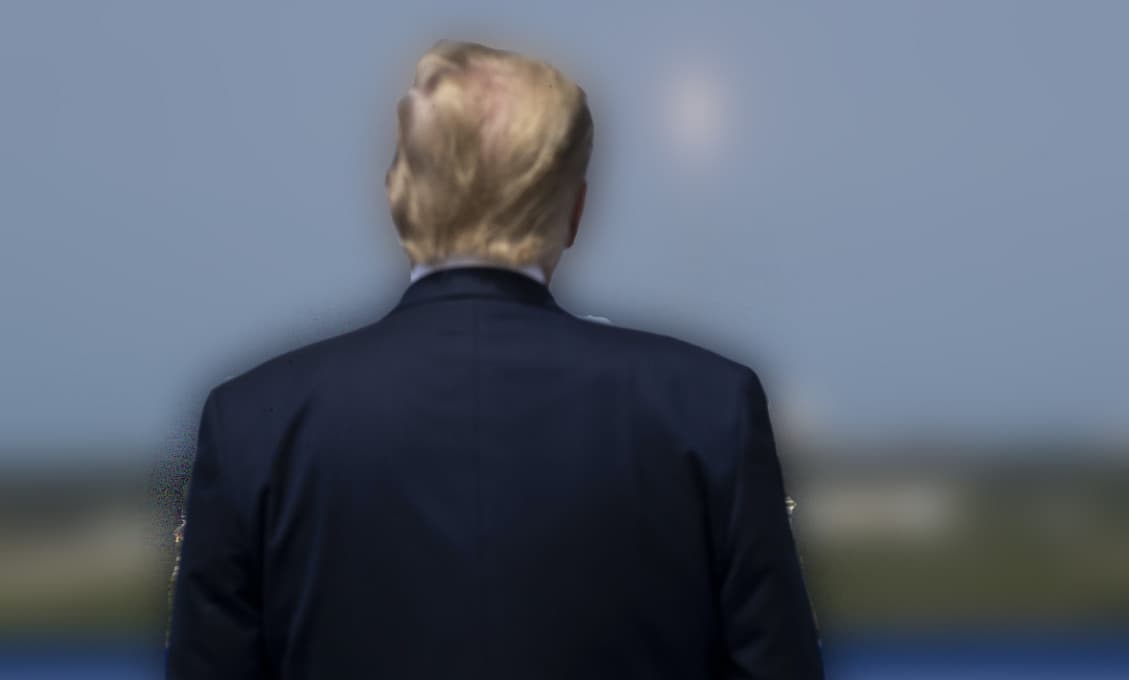 Čo je za Trumpovou taktikou neustále a vopred spochybňovať výsledky volieb