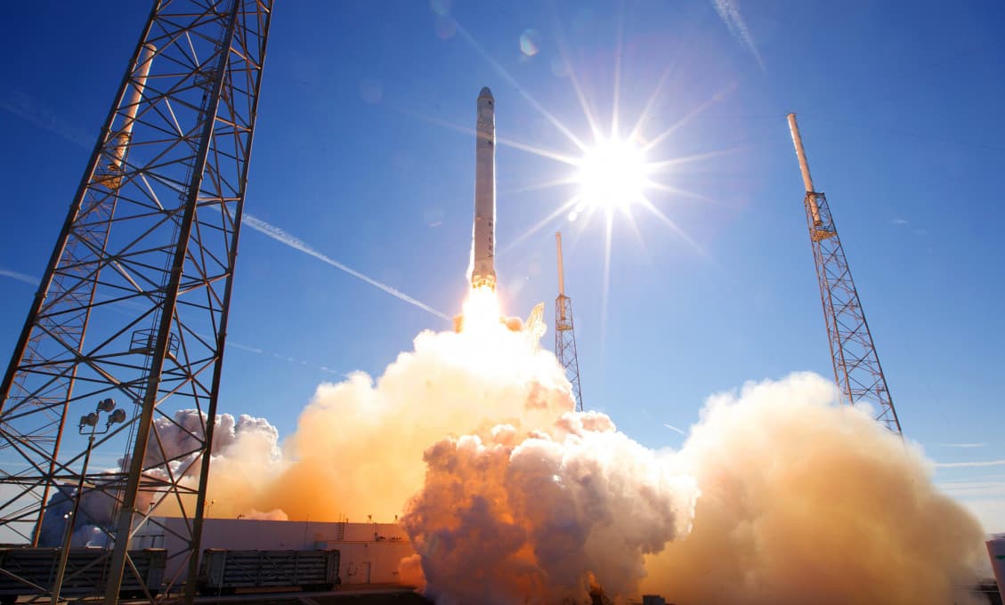 Elon Musk so SpaceX podporuje Rusko vo vývoji opakovane použiteľnej rakety