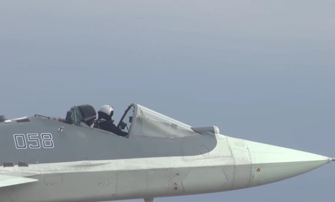 Americkí experti neverili svojim očiam pri sledovaní letovej ukážky ruského SU-57 (VIDEO)
