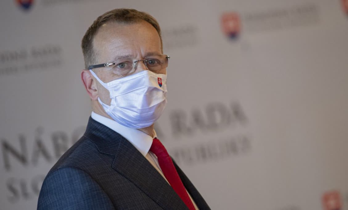 Poslanci sa nebudú môcť stravovať v jedálni, zamestnanci áno, tvrdí Kollár