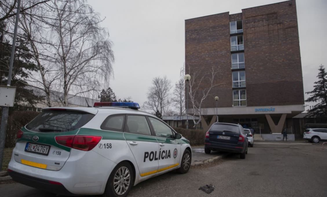 Škandál na internáte: Zahraniční študenti s COVID-19 zorganizovali žúrku