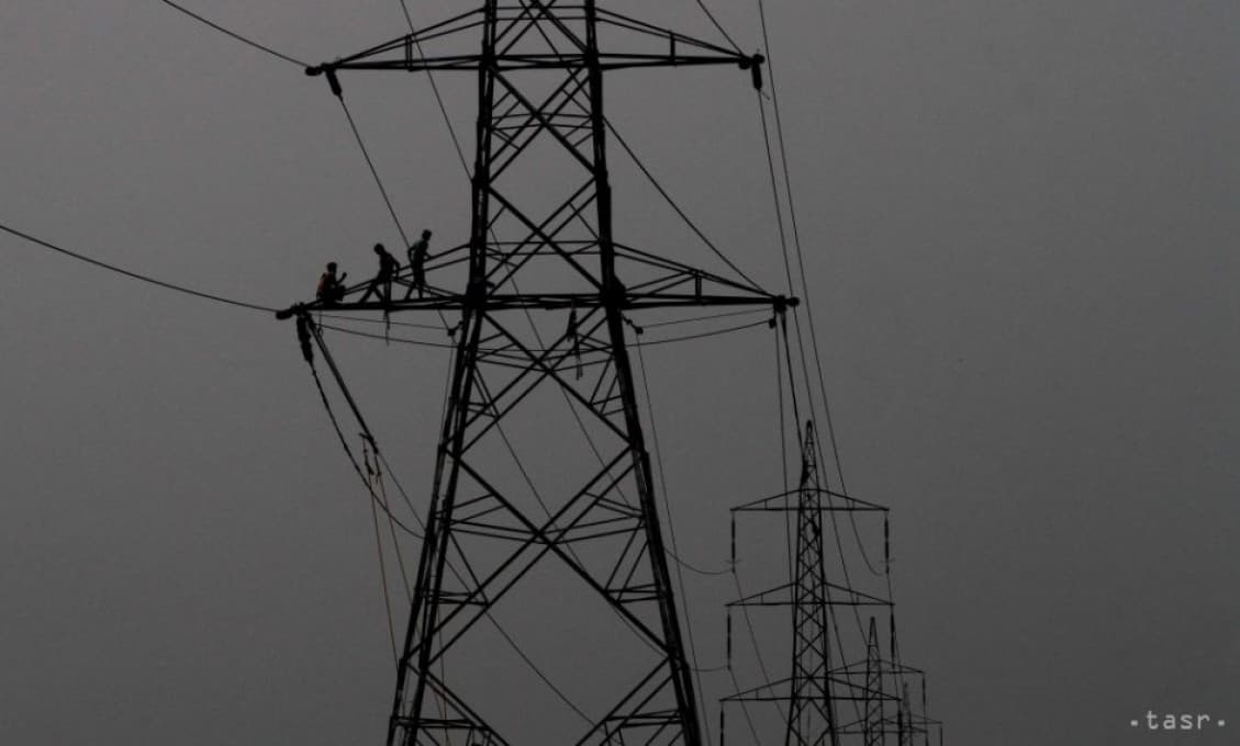 Dážď komplikuje energetikom odstraňovanie porúch