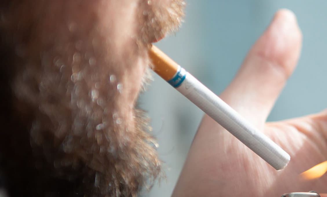Prestaňte fajčiť, uvoľníte lôžko v nemocniciach, vyzývajú lekári