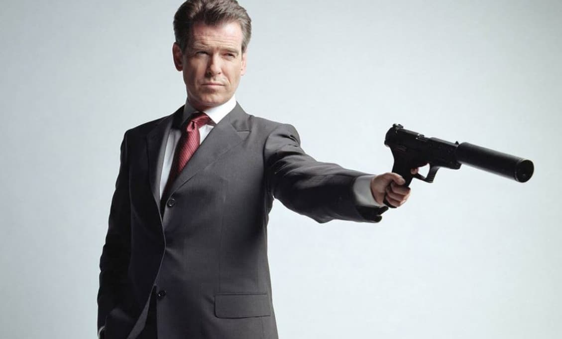 Trpí i ďalší James Bond: Pierce Brosnan je zúfalý kvôli smrti!