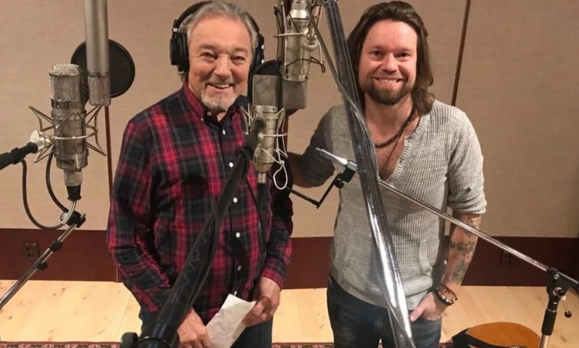 Konečne je to vonku! Vypočujte si dva roky utajovaný vianočný duet Richarda Krajča a Karla Gotta (VIDEO)
