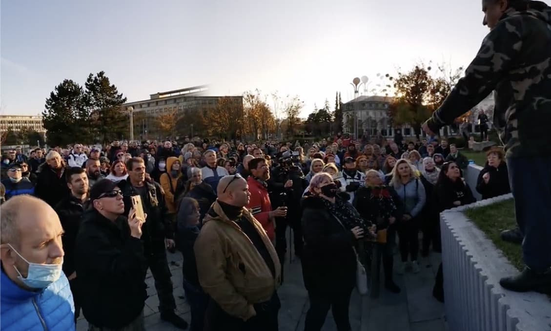 Ako za socializmu - informačné embargo na protest?