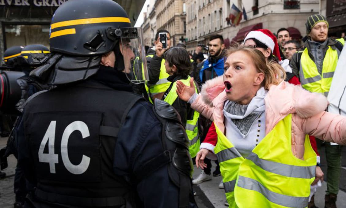 Obrovské protesty v Nemecku pre protipandemické opatrenia, polícia je už zúfalá