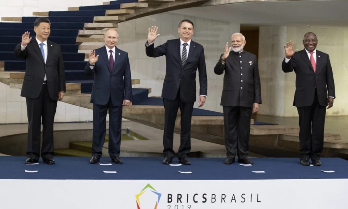 Putin na samite požiadal o zrušenie sankcií pre chudobnejšie krajiny, ktoré bojujú s pandémiou