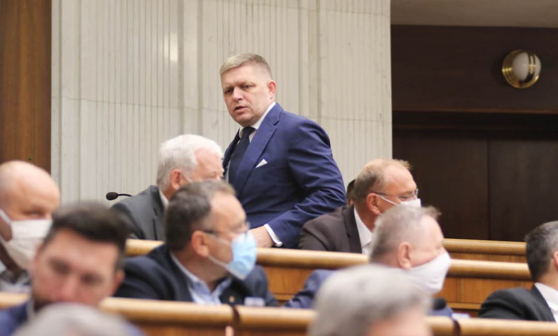 Laurenčík má strach o Ficove zdravie: "Obhajovať v parlamente zločincov musí byť zaťažujúce"