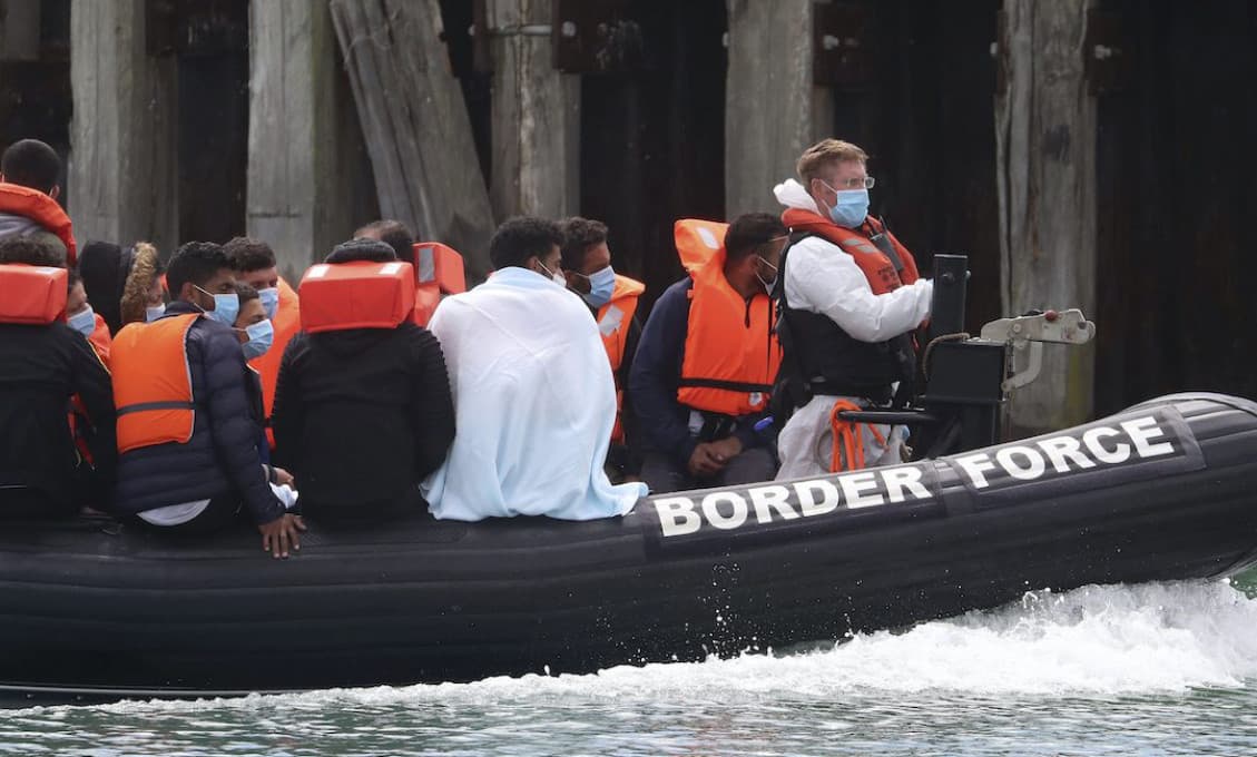 Pašeráci migrantov využívajú pandémiu Covid-19, varuje Interpol