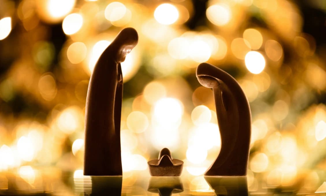 Kresťania prechádzajú do druhej časti adventu, slávia tretiu adventnú nedeľu