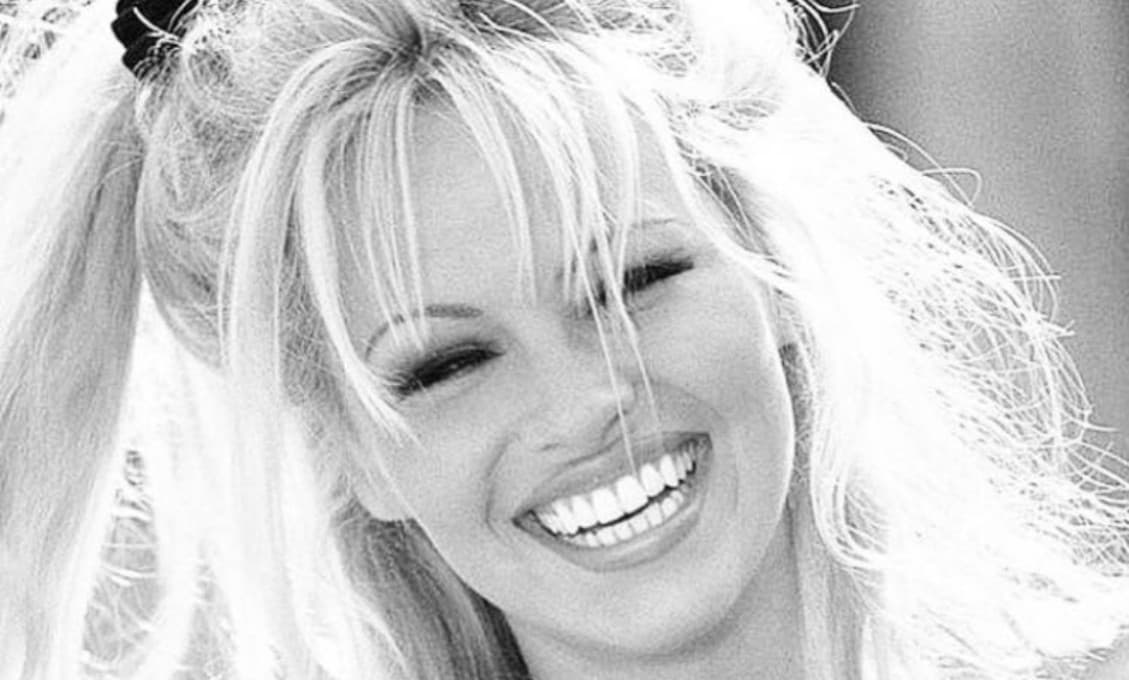 Sexbomba Pamela Anderson: Nenakazila sa, ale covid ju aj tak dobehol (VIDEO)