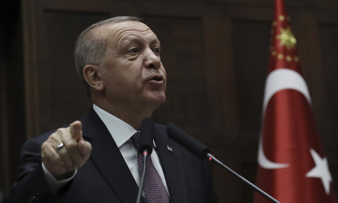 Erdogan spochybnil NATO po tom, čo USA zaviedli nové sankcie voči Turecku