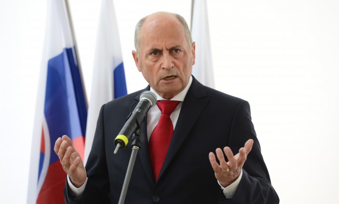 Čarnogurský: Prajem si, aby sa v novom roku nepodarilo USA a NATO umiestniť vojenskú základňu na Slovensku