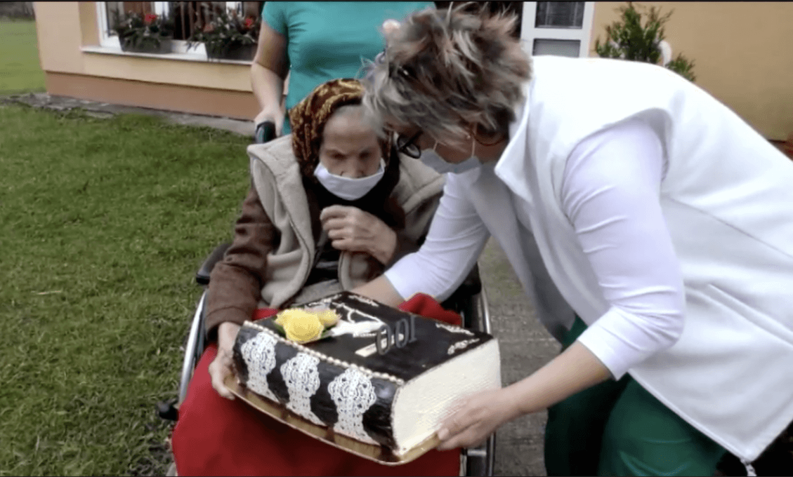 Nad koronavírusom zvíťazila 100-ročná slovenská dôchodkyňa