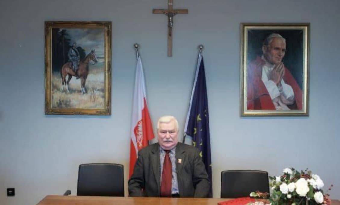 Koronakríza priviedla poľského exprezidenta Walesu ku krachu