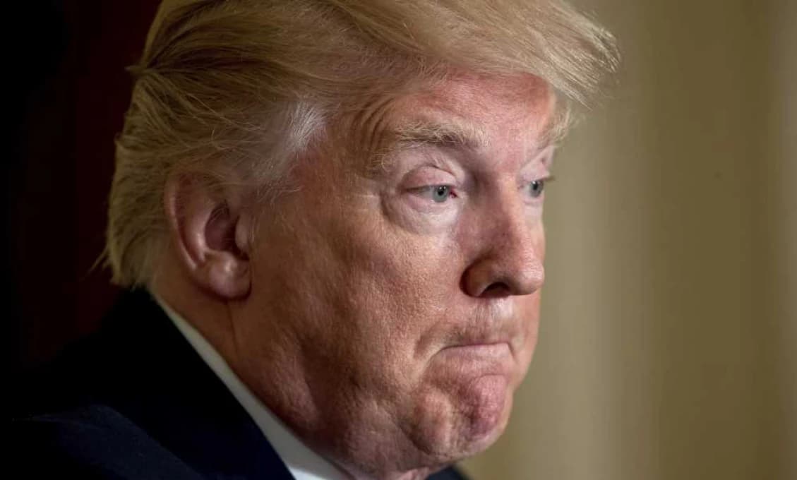 Trump by vraj mohol vyhlásiť stanné právo a povolať do Washingtonu armádu