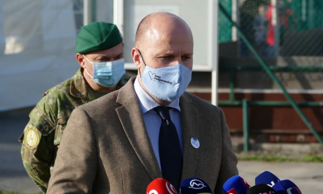 Naď ocenil prijatie bezpečnostnej stratégie. Slovensko sa prihlásilo k EÚ a NATO