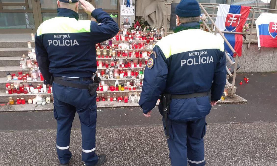Úrady limitovali počet ľudí na pohrebe generála Lučanského na šesť