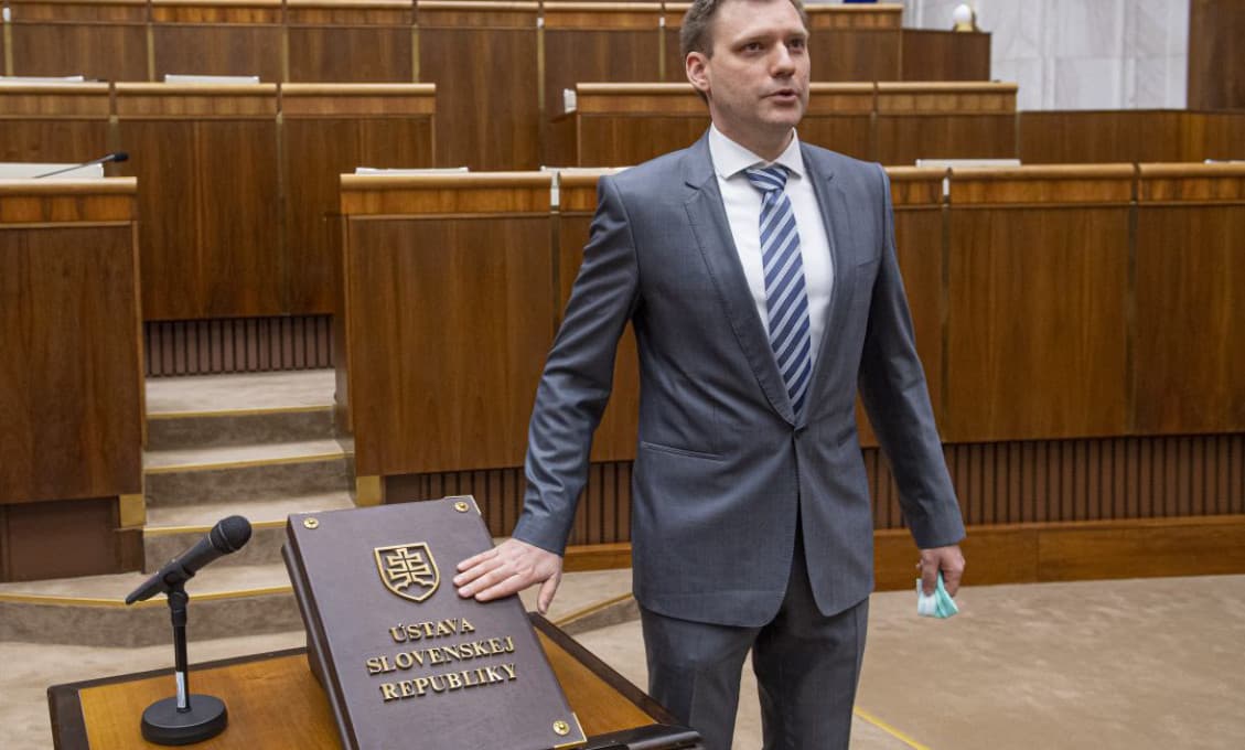Nikto z našich ministrov nechápe, prečo by mal práve on odstúpiť, poukazuje poslanec Taraba