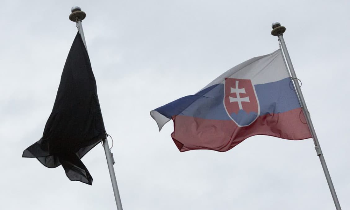 Na ministerstve a policajnom prezídiu bude dnes viať čierna zástava za Lučanského