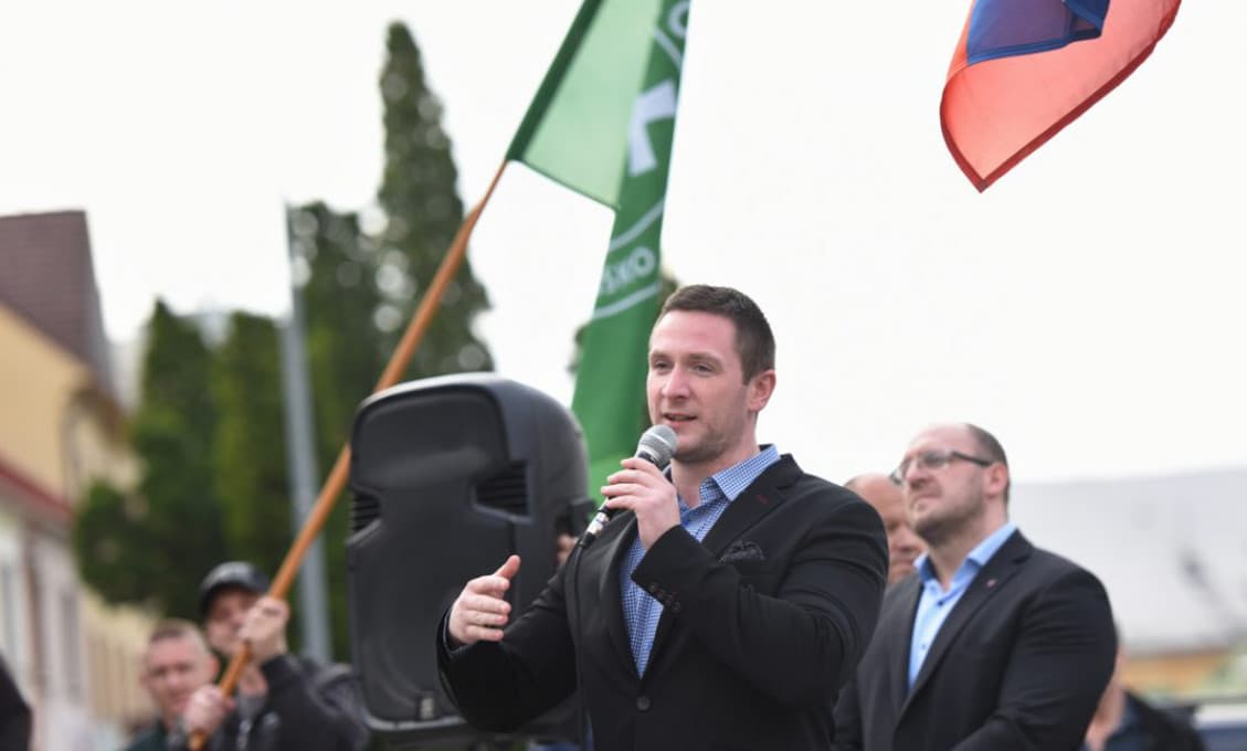 "EÚ ide pritvrdiť cenzúru všetkých nepohodlných názorov," varuje Uhrík