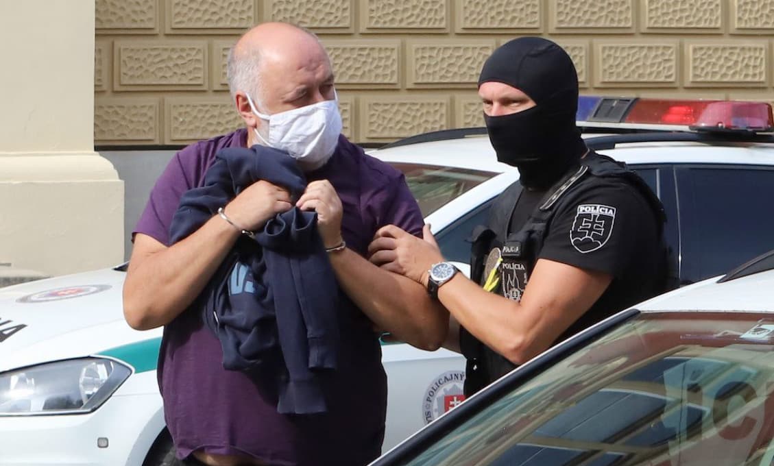 Dvaja zadržaní z akcie Plevel zostávajú vo väzbe