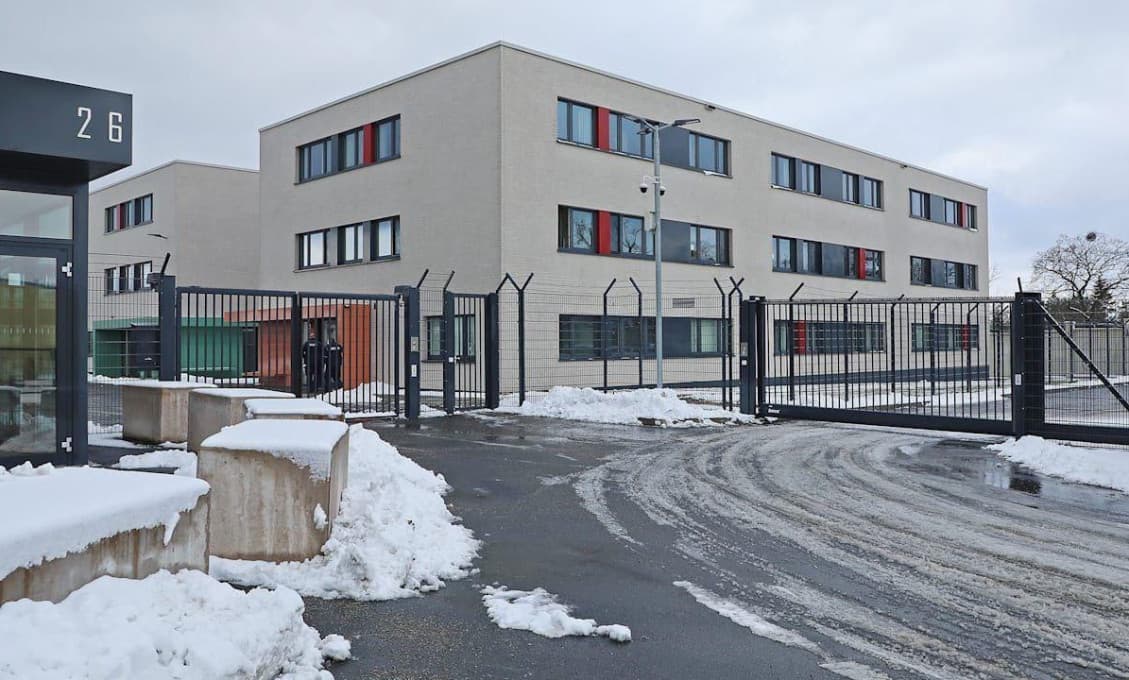 Tajný stavebný projekt. V Nemeckom Sasku plánujú väzenie pre odmietačov korony