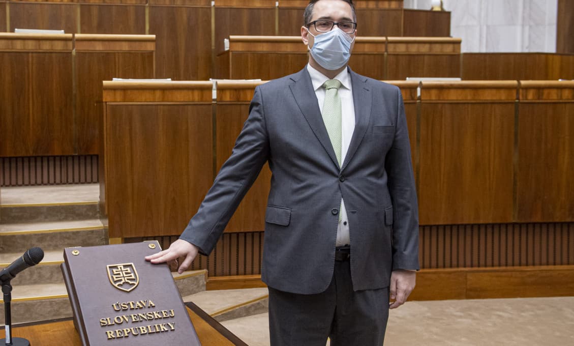 Poslanec Cmorej (SaS): Premiér sa vyhrážal pádom vlády, ak neschválime zavedenie pokút