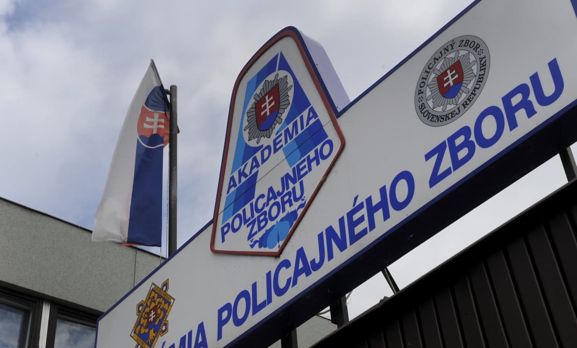 Politická čistka tu a teraz : Chmelára a Blahu vyhodili z policajnej akadémie