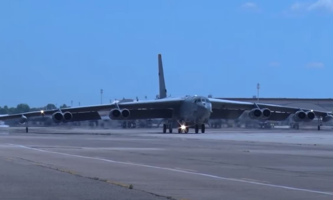 Legenda sa po desiatich rokoch vracia zo šrotoviska v Arizone - B-52 Stratofortress opäť v plnom nasadení (video)