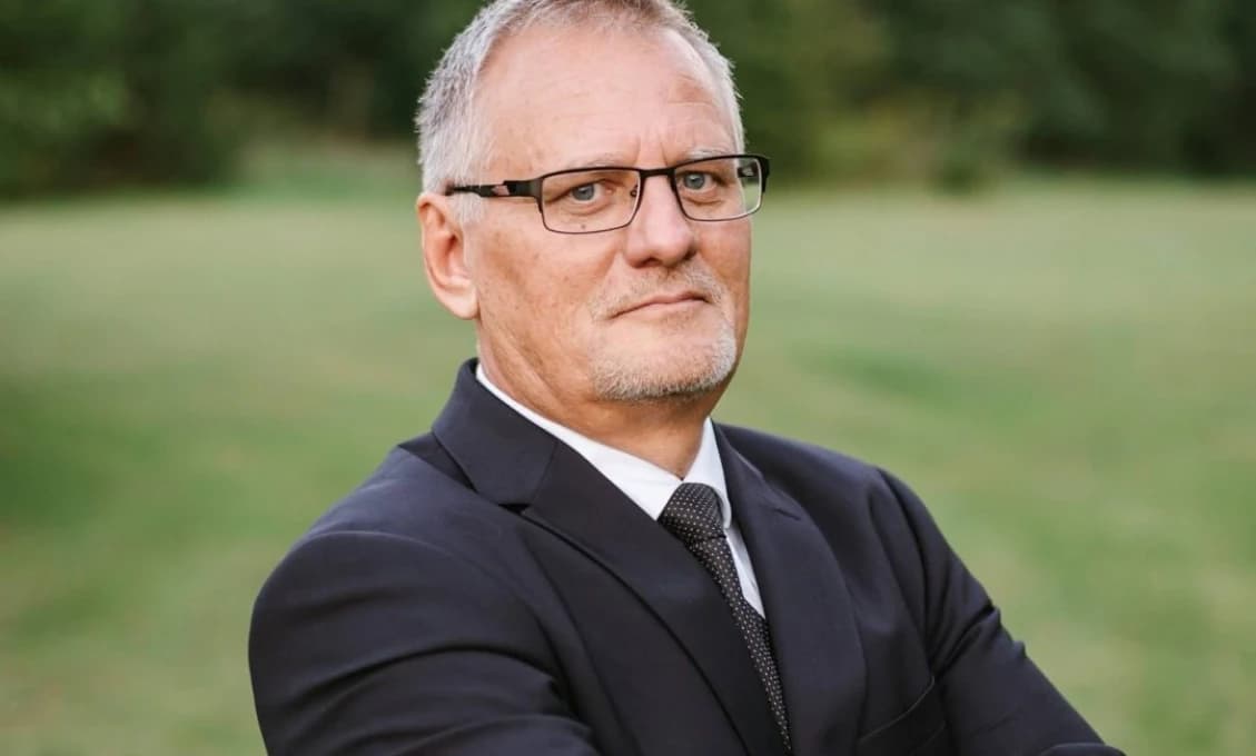 Juraj Štubniak: Čína plánuje testovať z análu. Nech sa to len nedozvie náš vrchný „Testovič“!