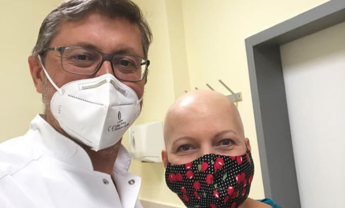 Parišková odvysielala noviny prvýkrát bez parochne! Pozrite sa, ako jej to pristalo (FOTO)