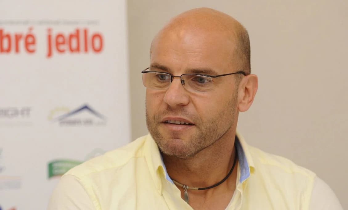 Opozícia obviňuje Smer z kupovania voličov, ten sa skrýva za "sociálne opatrenia"