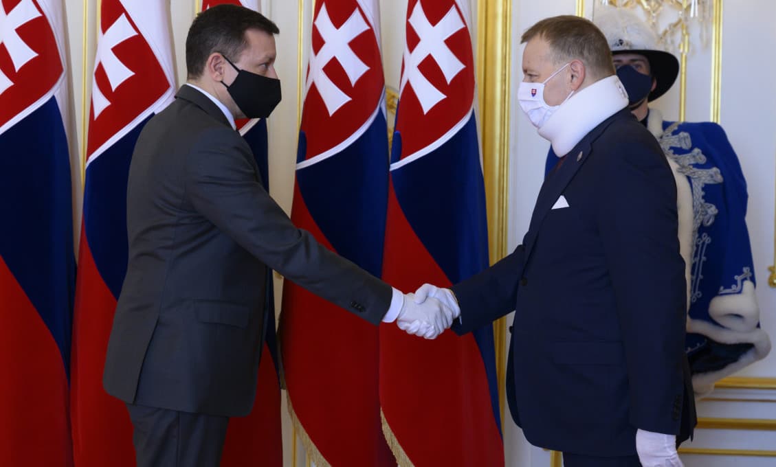 Trestaný politik zložil sľub špeciálneho prokurátora do rúk bývalého veksláka