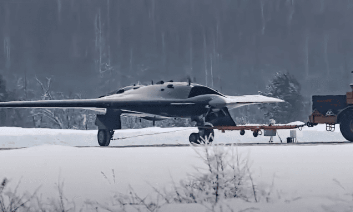 Unikátne letecké testy "nadpozemského" ruského Suchoja SU-70 vydesili Pentagon aj Biely dom (video)