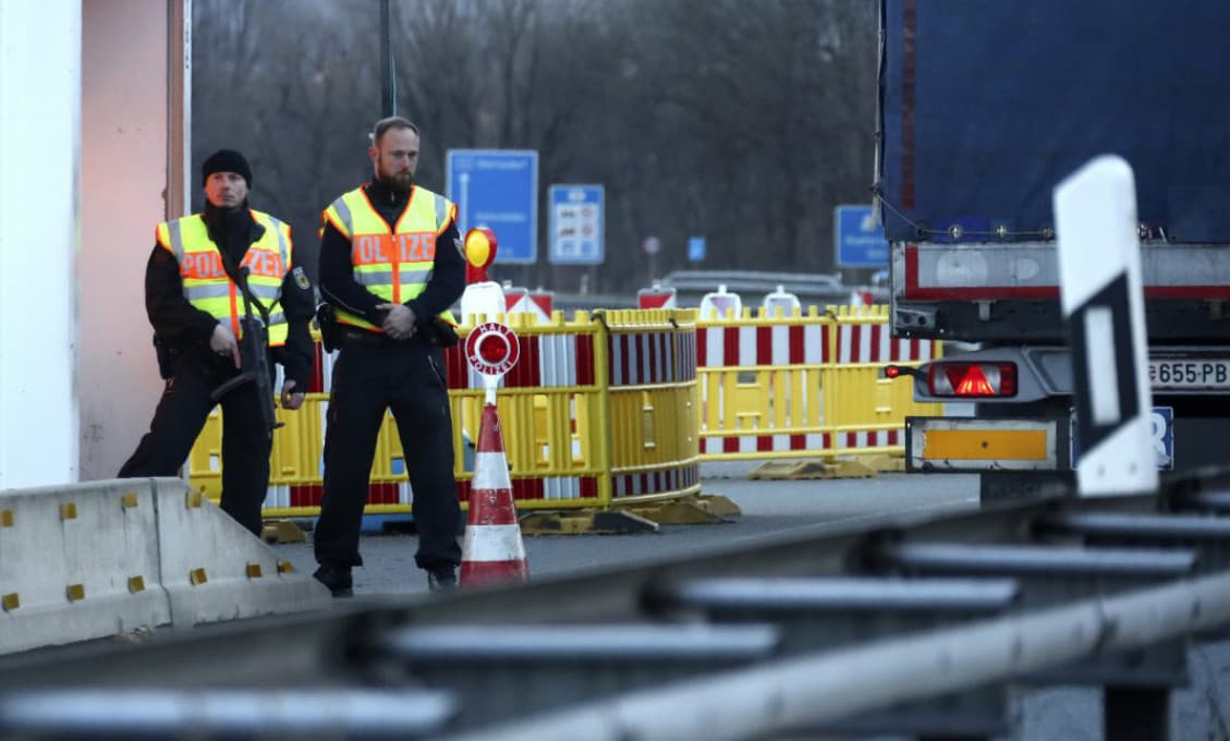 16-tisíc ľudí si muselo dať na nemeckých hraniciach spiatočku