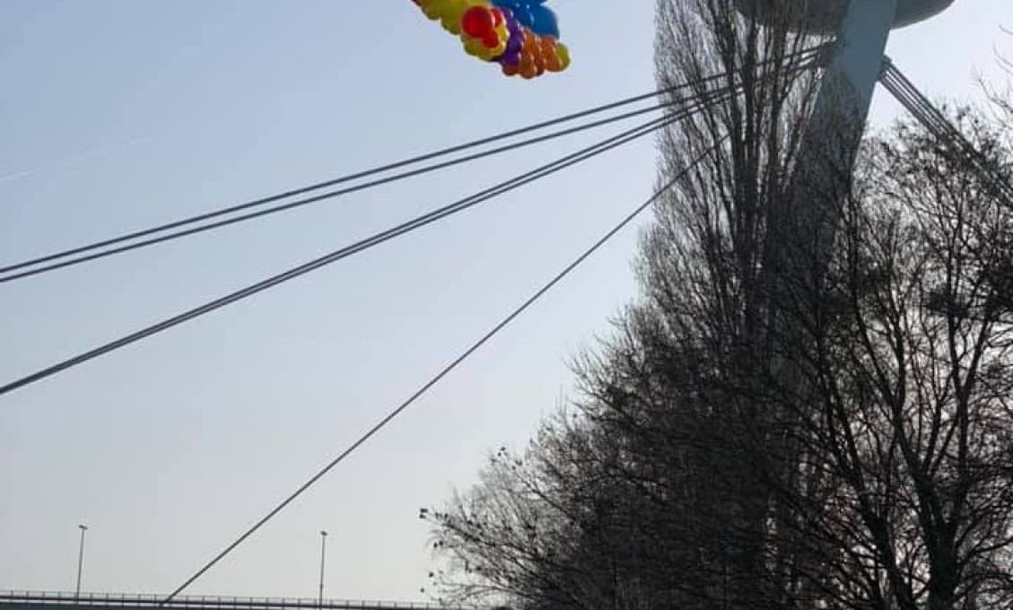 Dnes sa konal Deň hnevu aj demonštrácia aktivistov pred parlamentom. A opäť zasahovala polícia
