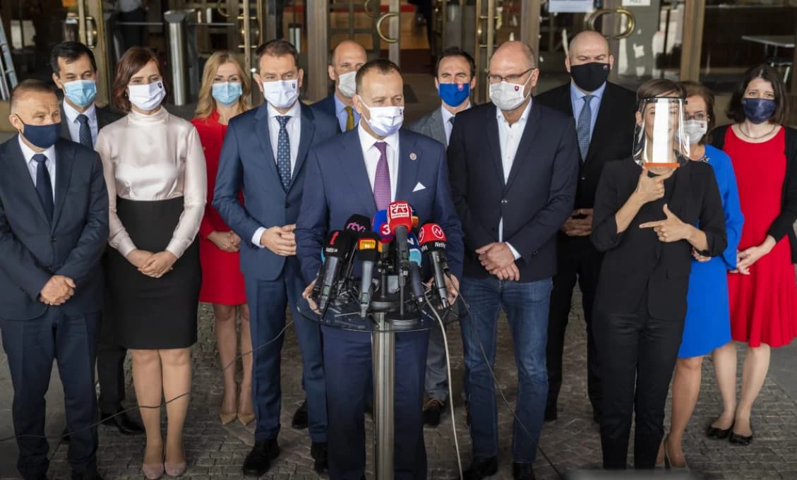 Koalícia sa otriasa v základoch - Za ľudí a SaS rokujú o odchode