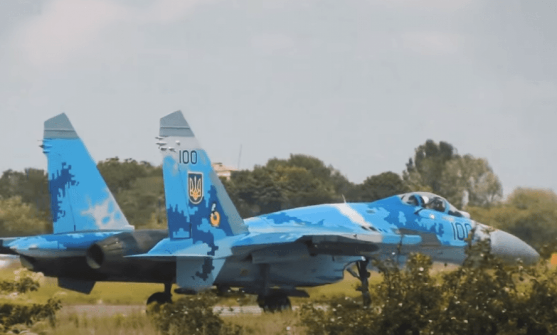 Ruskí stíhači na SU-27 zastavili americké bombardéry B-1B na kurze k hranici Ruskej federácie (ilustr. video)