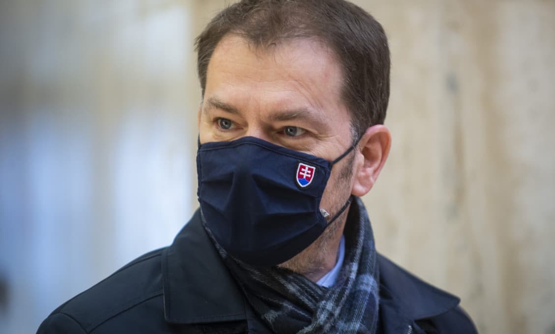 Politológ: Chápem koaličných partnerov, že s premiérom strácajú nervy