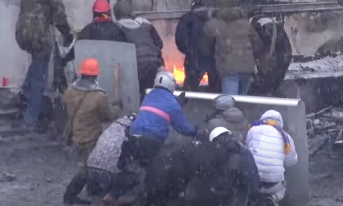 Ukrajina 7 rokov po Majdane: Krajina oligarchov, stojaca na pokraji novej vojny s Ruskom