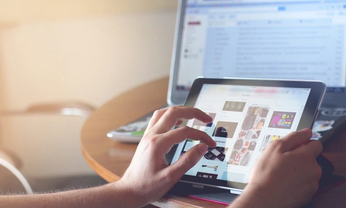 Na Slovensku sa opäť šíria podvodné e-maily, ktoré sa snažia ľudí vydierať kvôli sledovaniu porna
