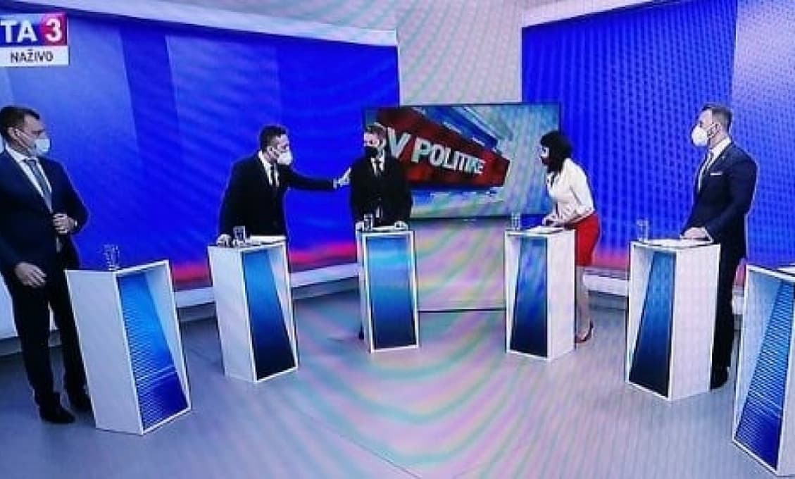 Ľudia odpadávajú v priamom prenose - "je nutné začať diskusiu o respirátoroch", žiada Ľuboš Blaha